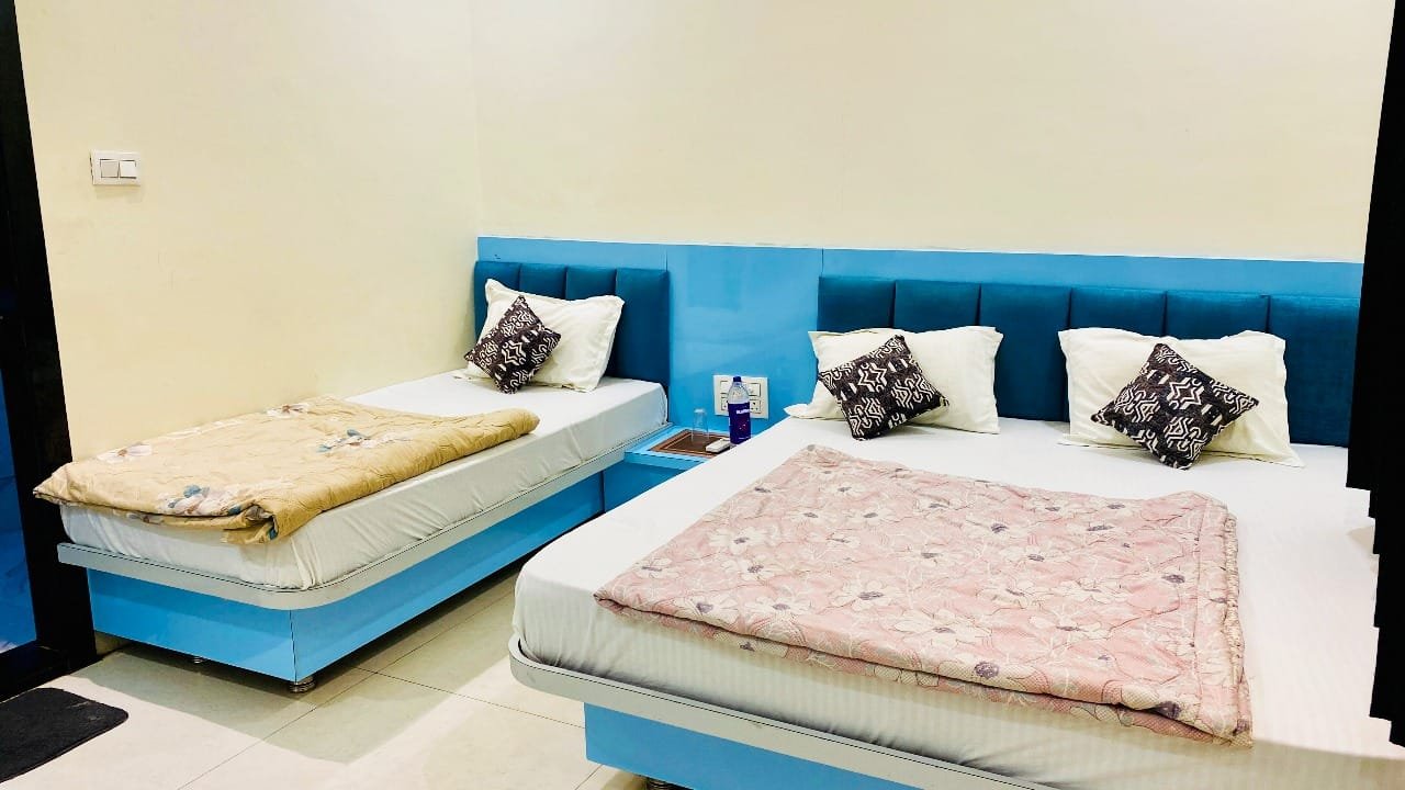 Triple Room Ambiance